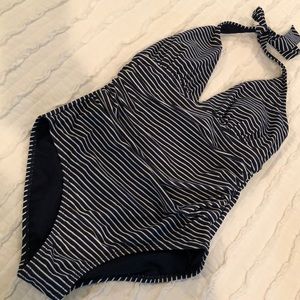 Like new! GAP one piece swimsuit, size S